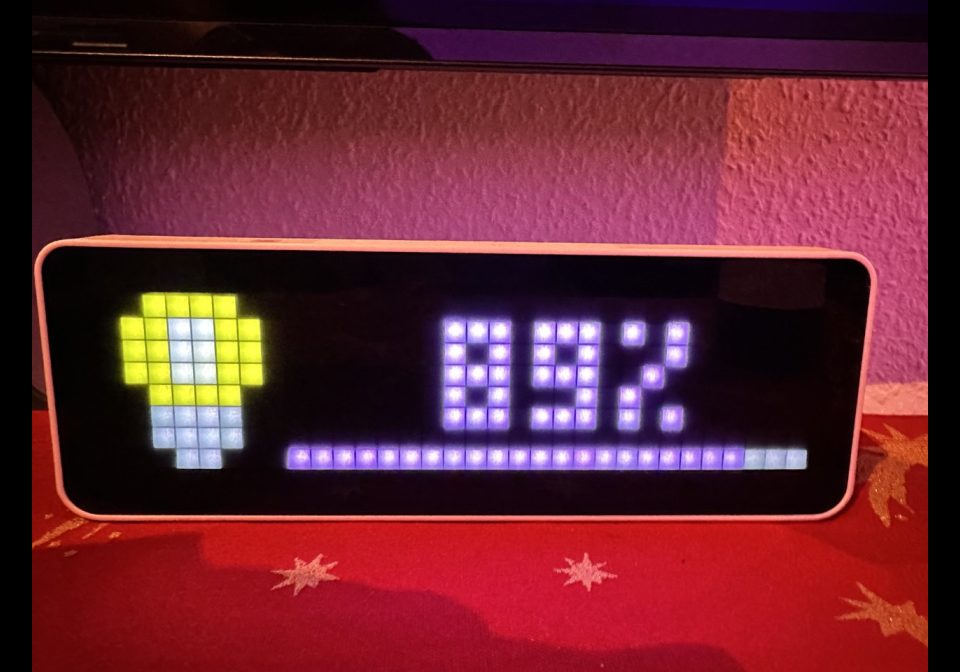Philips Hue shown on an AWTRIX display